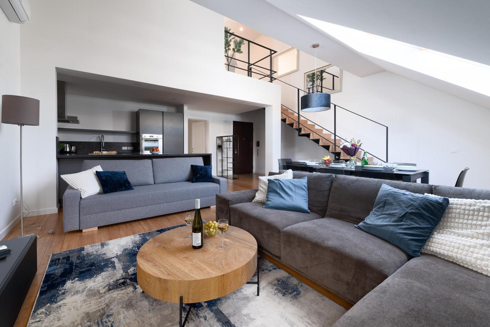 Apartment Two-level With A Terrace Near The Vltava River *